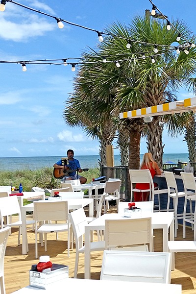 Oceanfront Shipyard Bar at Sea Captain's House