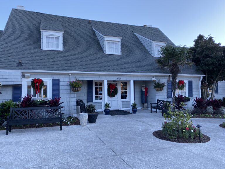 Sea Captain's House - Decorated for the Holidays