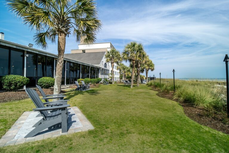 Sea Captains Shipyard Oceanfront Bar